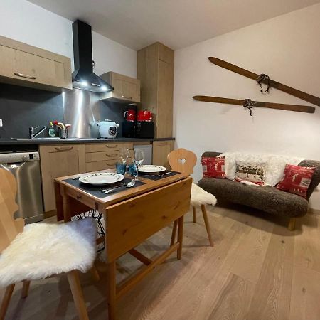 Appartement T2 30m2 plein centre, lit fait, linge fourni, WIFI à Cauterets Extérieur photo
