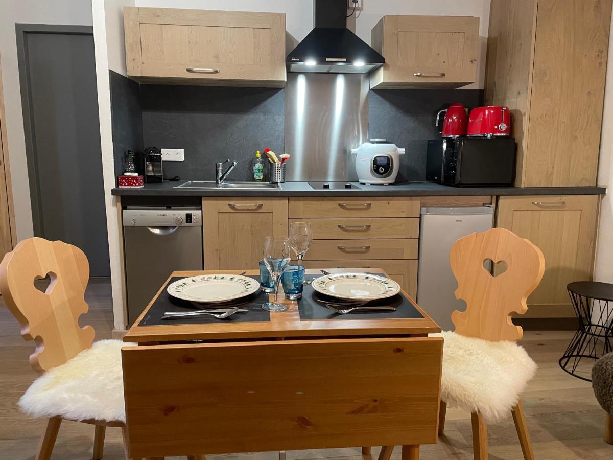 Appartement T2 30m2 plein centre, lit fait, linge fourni, WIFI à Cauterets Extérieur photo