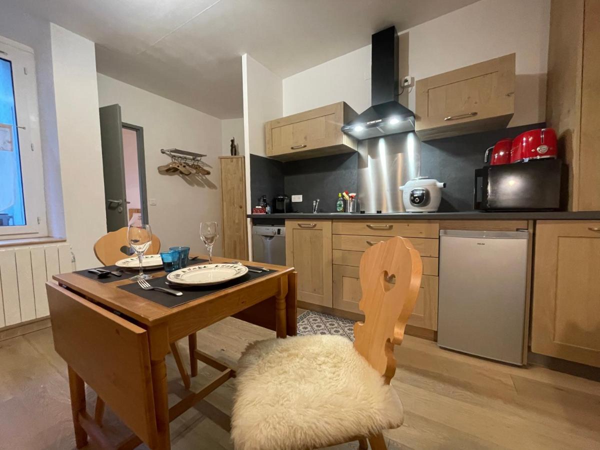 Appartement T2 30m2 plein centre, lit fait, linge fourni, WIFI à Cauterets Extérieur photo